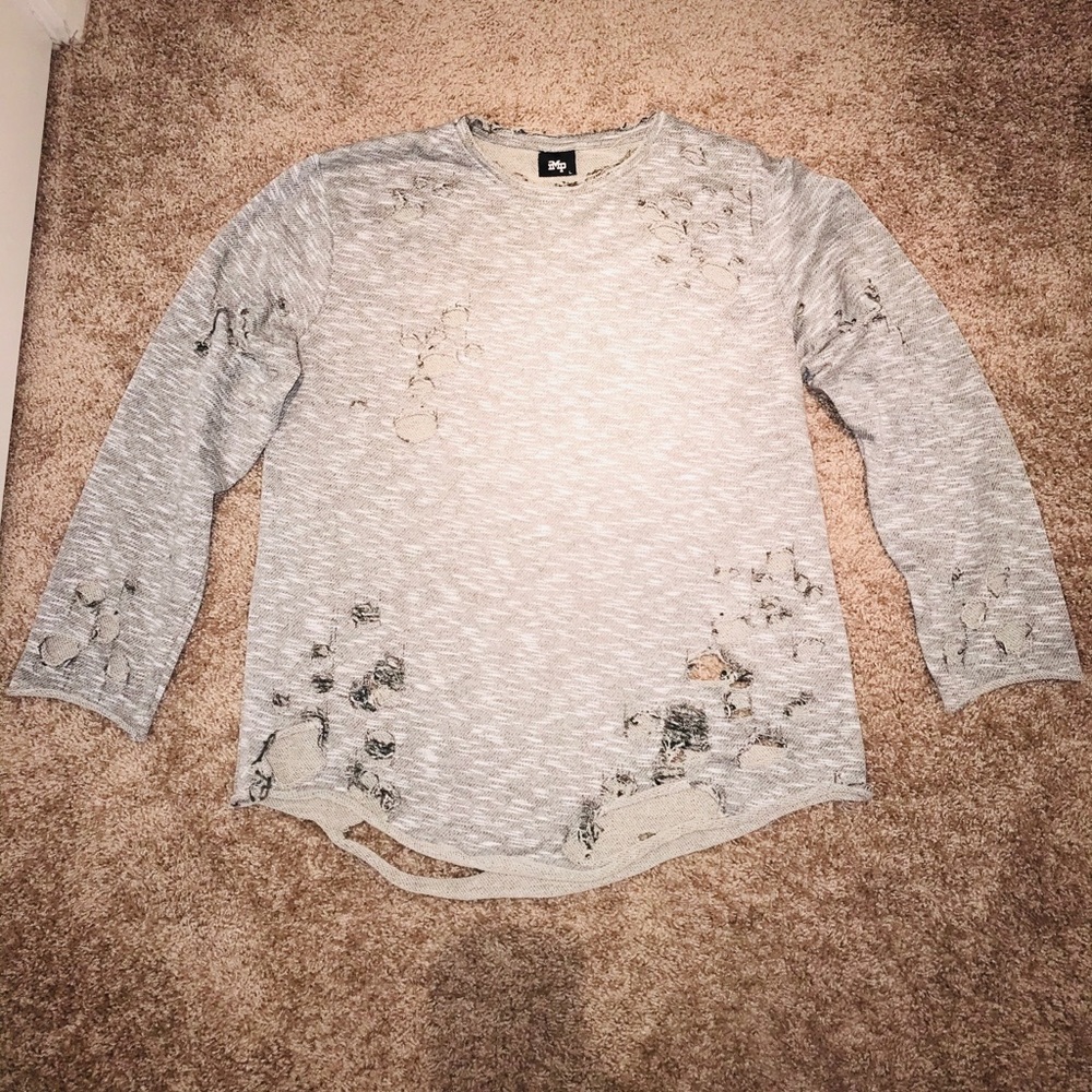 STYLISH SWEATER - Picture 2 of 4